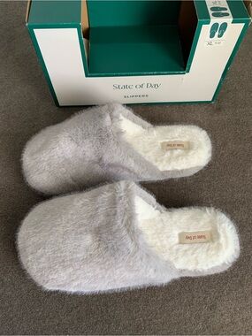 State of the Day Women’s Light Gray Faux Fur Slippers Mule XL 11-12